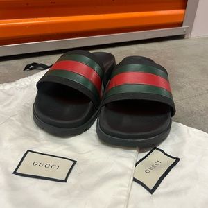 Men’s Gucci Slides Size 11 (44)